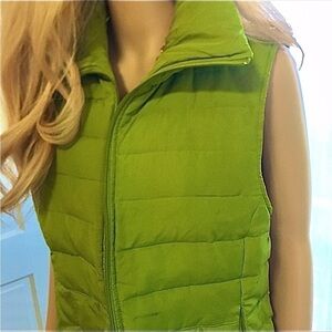 Kenneth Cole Reaction Ladies Green Down Puffer Vest Size XL Excellent Co…